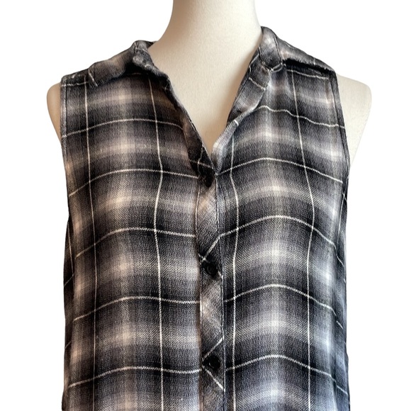 F21 maxi sleeveless flannel top - Picture 2 of 4